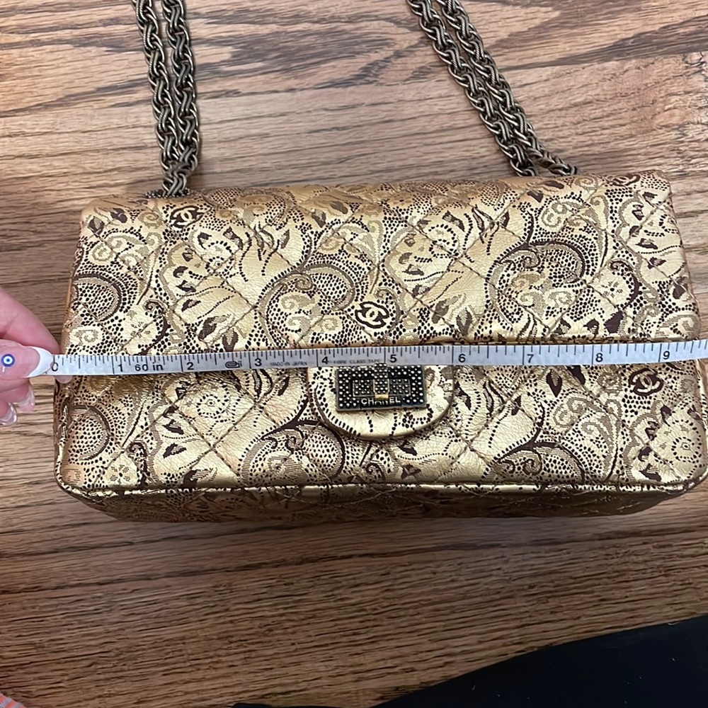 Chanel 🔥limited edition 🔥gold classic medium reissue